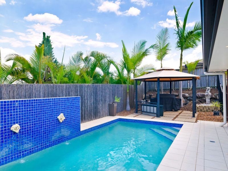 6 Mcrae Circuit, Pacific Pines QLD 4211