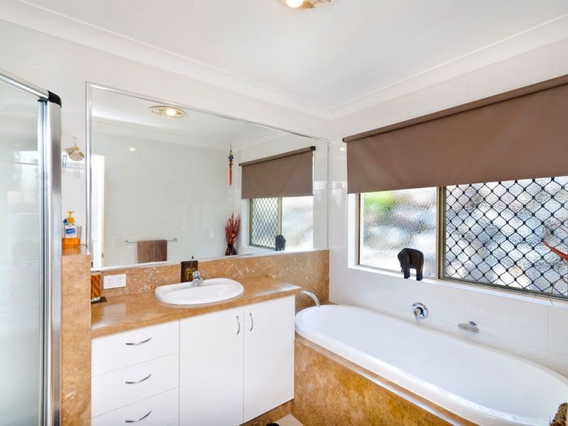 6 Mcrae Circuit, Pacific Pines QLD 4211