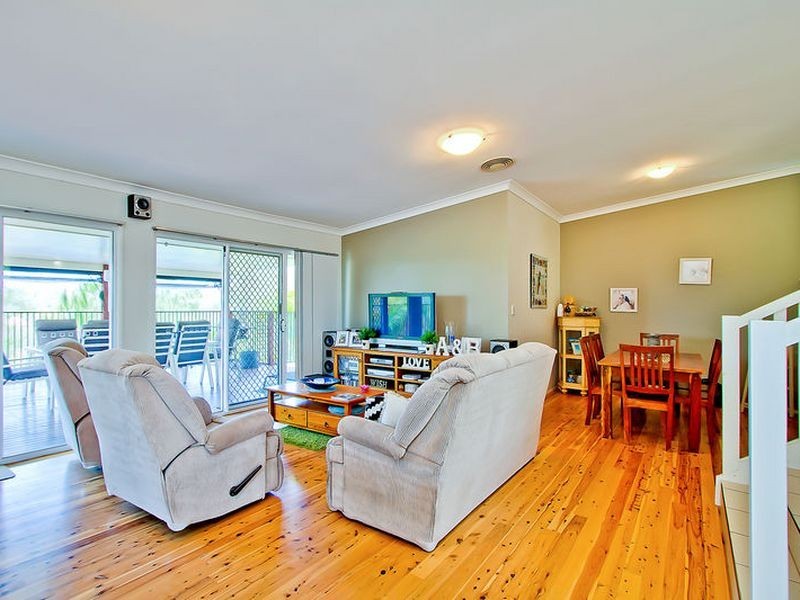 12 Mitaro Rise, Pacific Pines QLD 4211