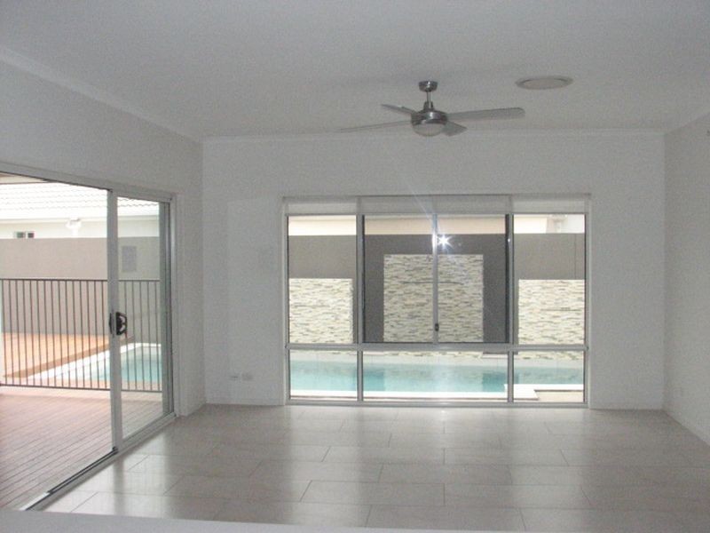 5 Ben Dalley Drive, Helensvale QLD 4212