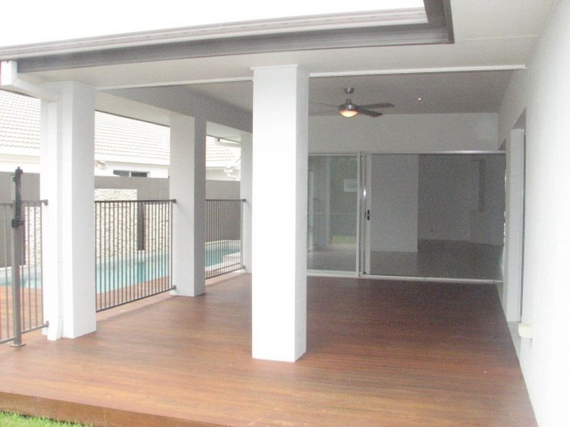 5 Ben Dalley Drive, Helensvale QLD 4212