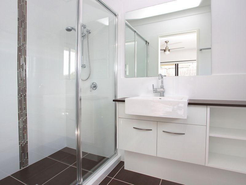 59 Hawkesbury Avenue, Pacific Pines QLD 4211