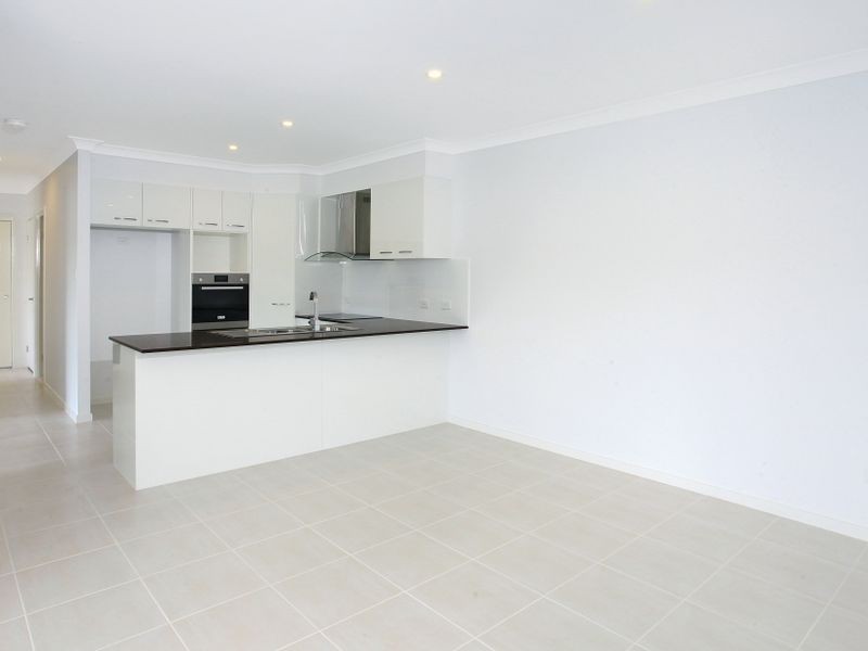 59 Hawkesbury Avenue, Pacific Pines QLD 4211