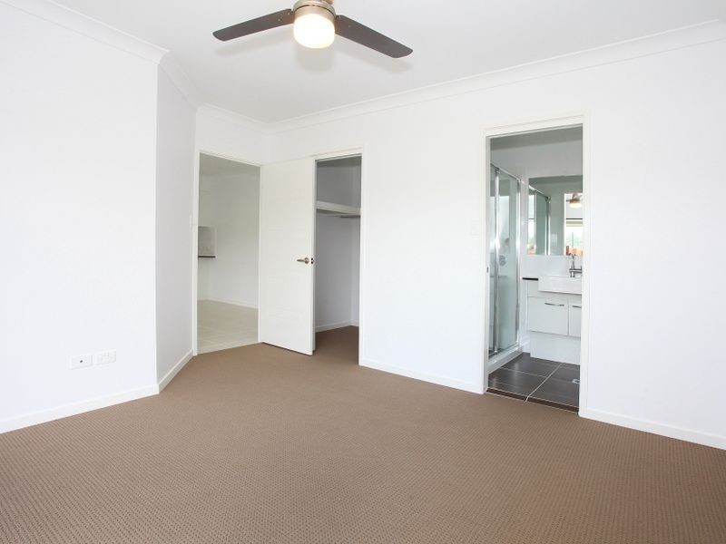 59 Hawkesbury Avenue, Pacific Pines QLD 4211