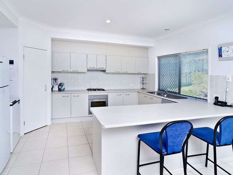 18 Wellers Street, Pacific Pines QLD 4211