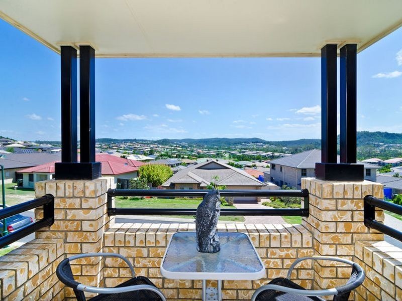 18 Wellers Street, Pacific Pines QLD 4211