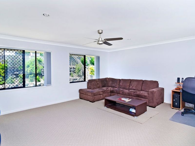 18 Wellers Street, Pacific Pines QLD 4211