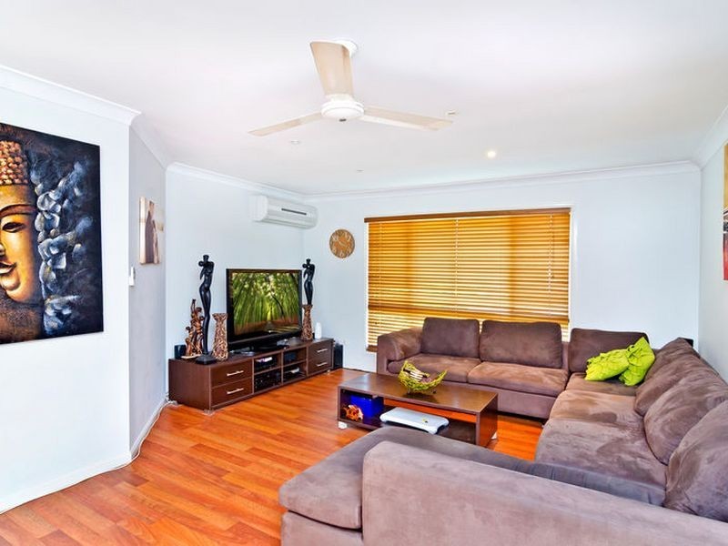 219 Universal Street, Oxenford QLD 4210