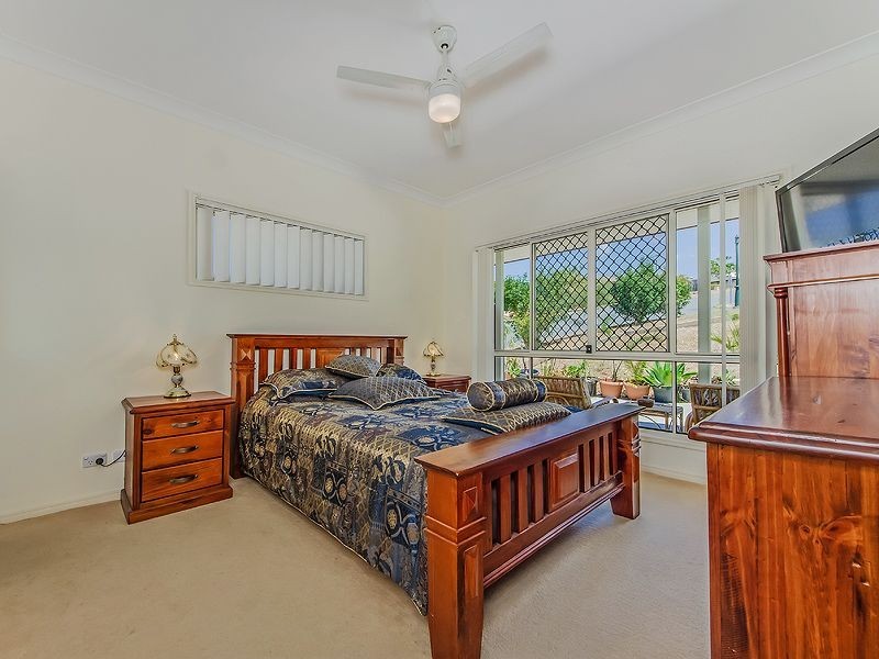 1 Ainslie Street, Pacific Pines QLD 4211