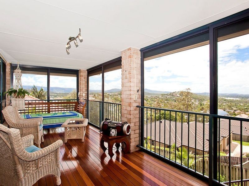 50 Manra Way, Pacific Pines QLD 4211