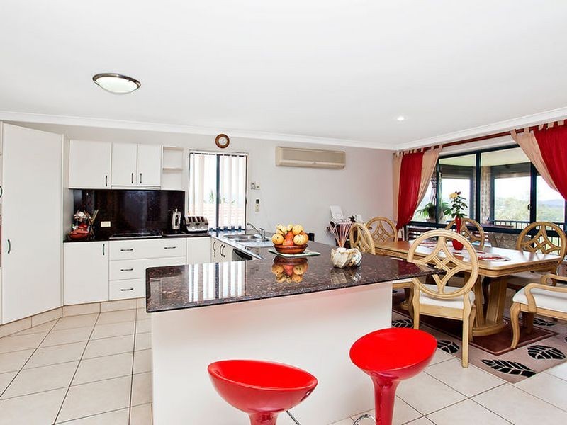 50 Manra Way, Pacific Pines QLD 4211