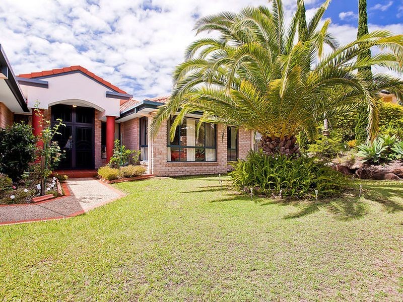 50 Manra Way, Pacific Pines QLD 4211