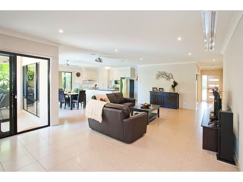 27 Sangster Crescent, Pacific Pines QLD 4211
