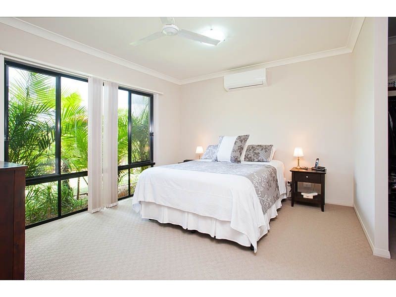 27 Sangster Crescent, Pacific Pines QLD 4211