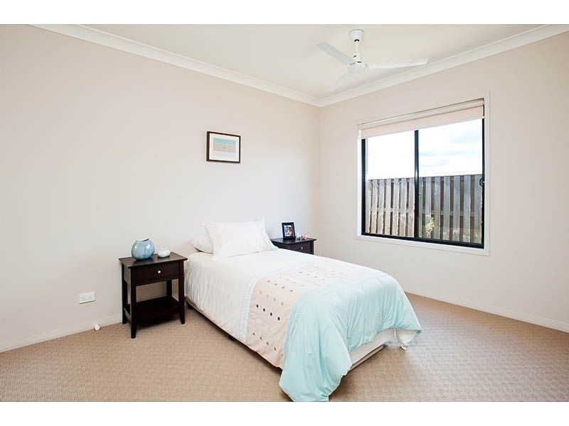 27 Sangster Crescent, Pacific Pines QLD 4211