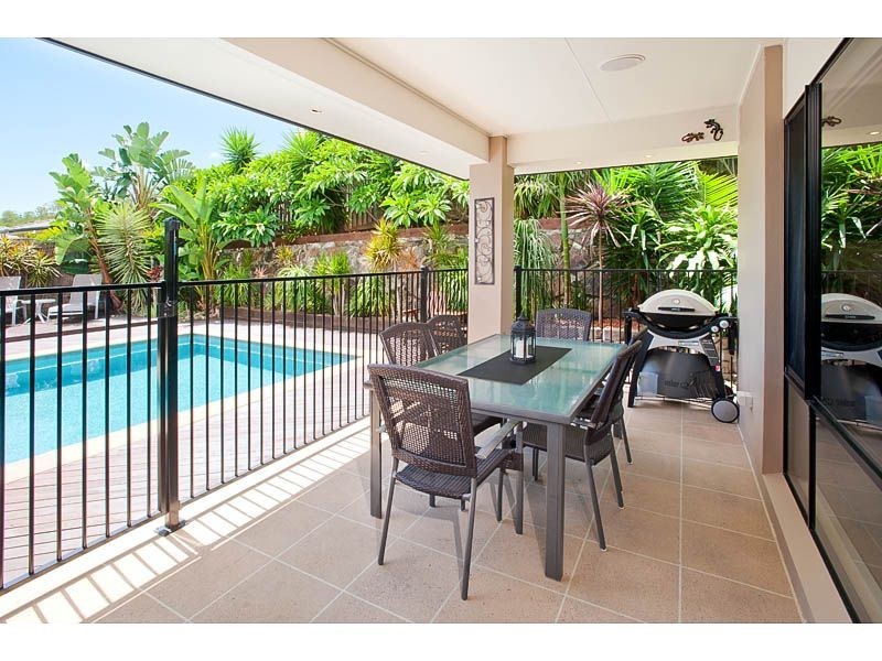 27 Sangster Crescent, Pacific Pines QLD 4211