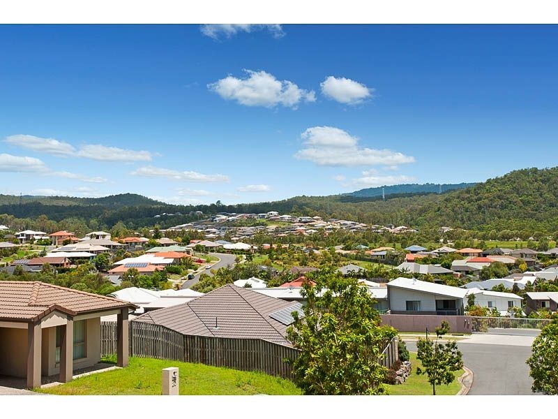 27 Sangster Crescent, Pacific Pines QLD 4211
