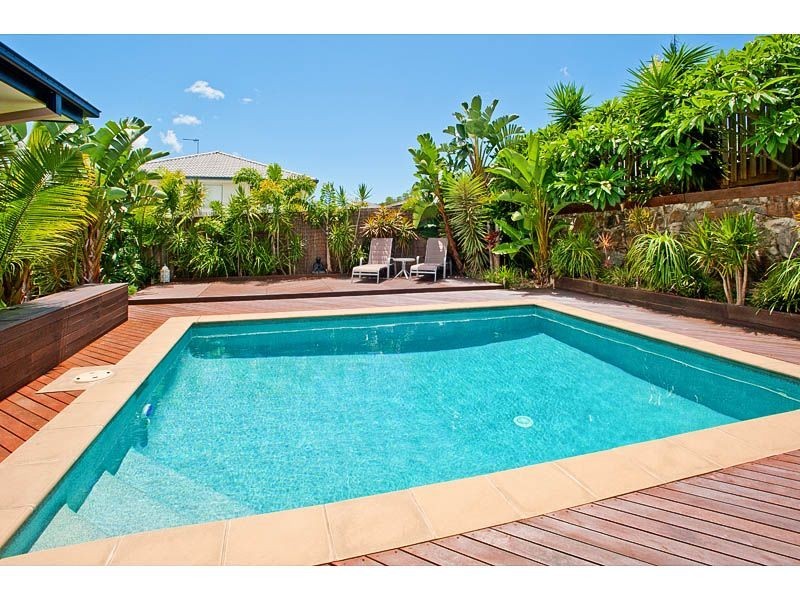 27 Sangster Crescent, Pacific Pines QLD 4211