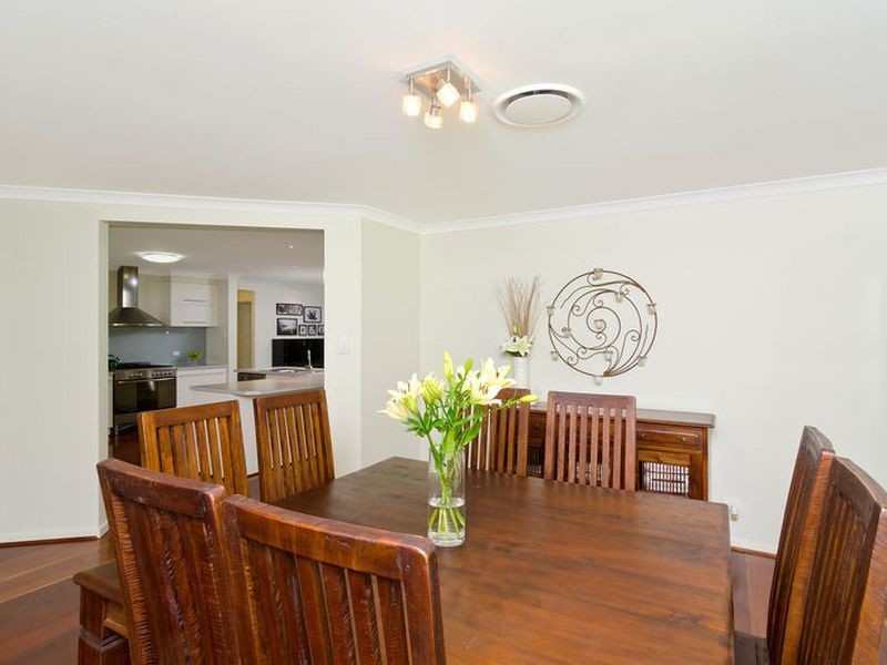 34 John Wayne Close, Maudsland QLD 4210