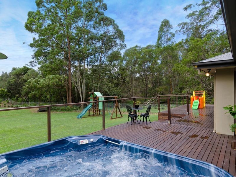 34 John Wayne Close, Maudsland QLD 4210