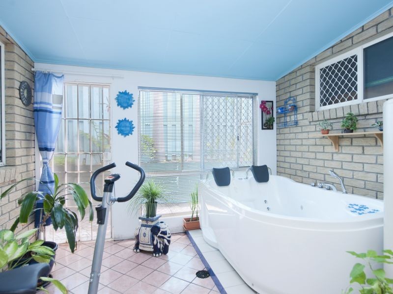 15 Pinebark Avenue, Oxenford QLD 4210