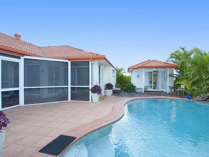6 Kanton Place, Pacific Pines QLD 4211