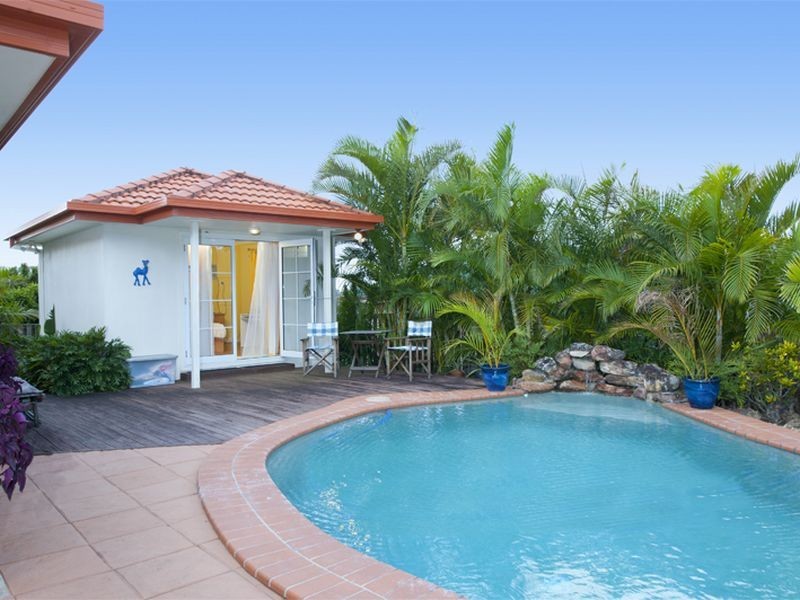 6 Kanton Place, Pacific Pines QLD 4211
