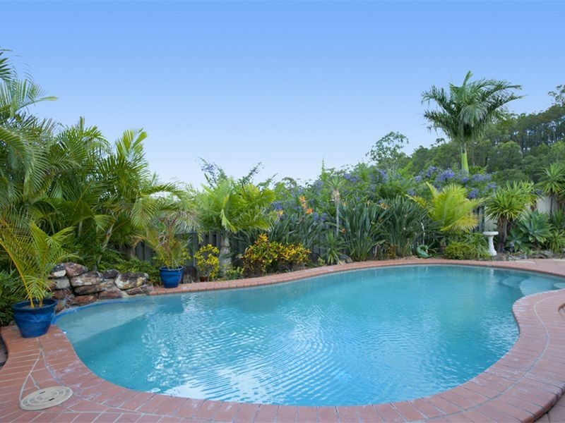 6 Kanton Place, Pacific Pines QLD 4211