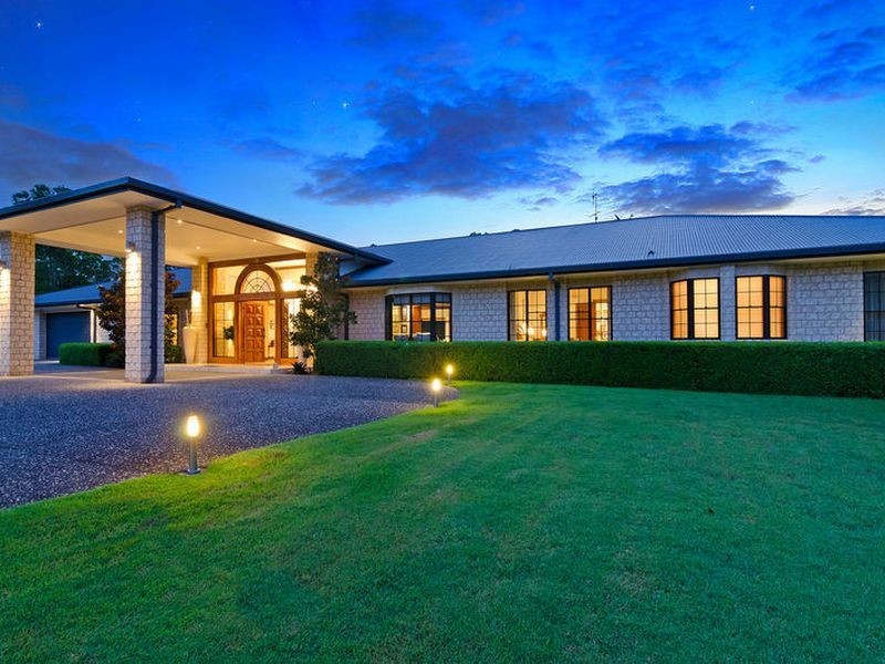 10 John Wayne Close, Maudsland QLD 4210