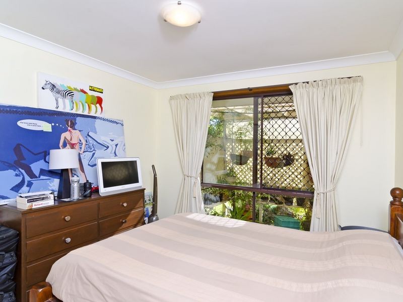 5 Midvale Place, Helensvale QLD 4212