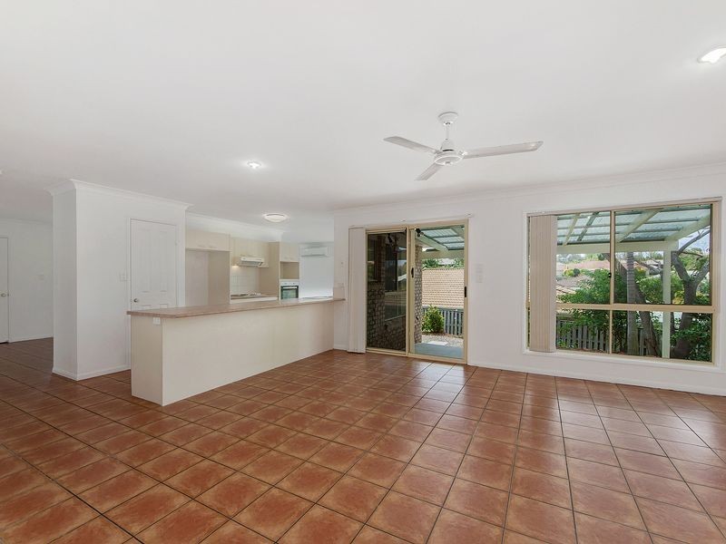 6 Ninigo Street, Pacific Pines QLD 4211