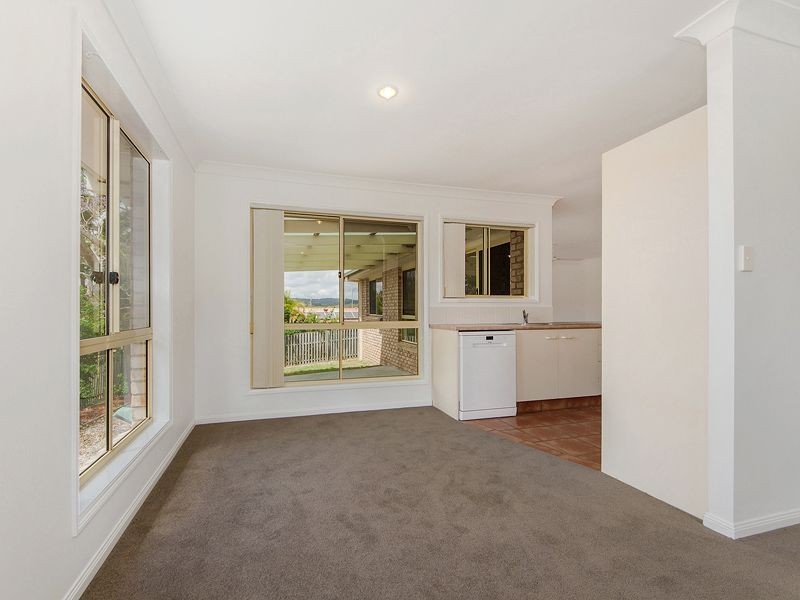 6 Ninigo Street, Pacific Pines QLD 4211