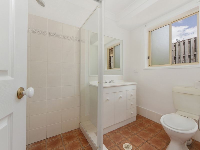 6 Ninigo Street, Pacific Pines QLD 4211
