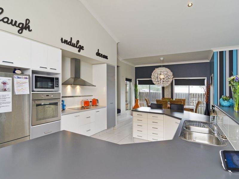 45 Angourie Crescent, Pacific Pines QLD 4211