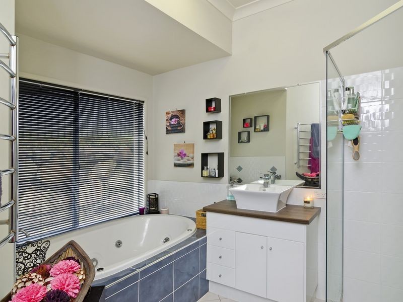 45 Angourie Crescent, Pacific Pines QLD 4211