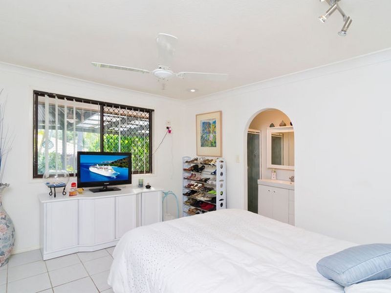 53 Pinkwood Drive, Ashmore QLD 4214
