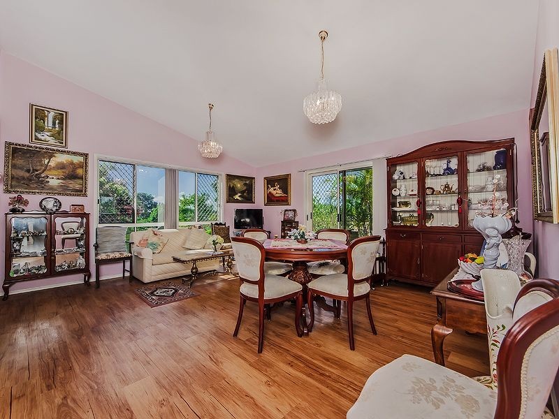 8 Meadowvale Street, Oxenford QLD 4210