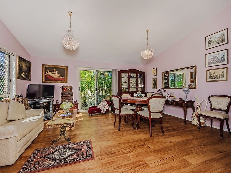 8 Meadowvale Street, Oxenford QLD 4210