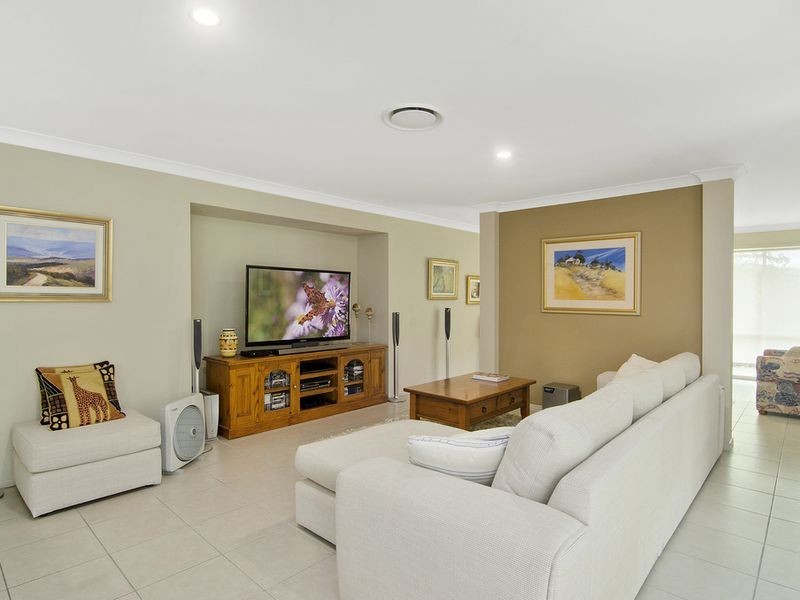 89 Santa Isobel Boulevard, Pacific Pines QLD 4211