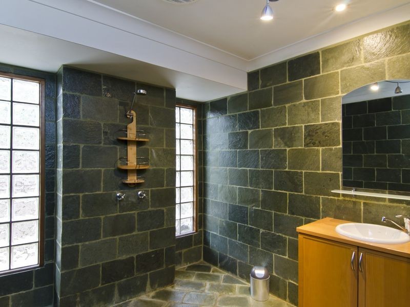 16 Avon Court, Pacific Pines QLD 4211