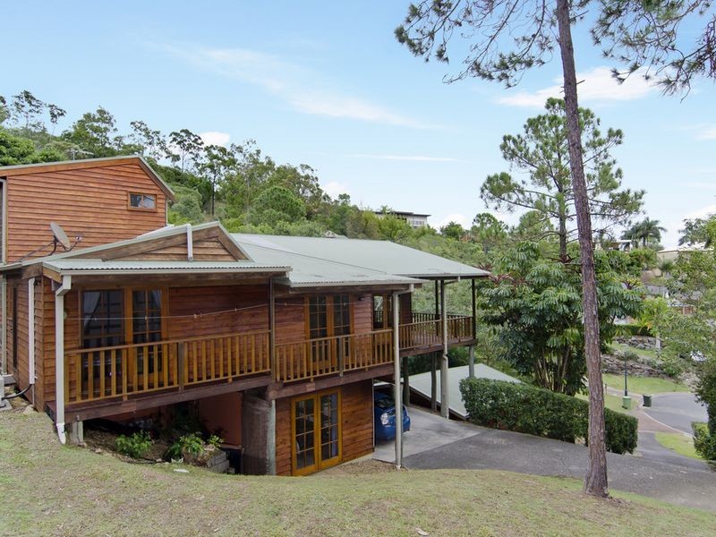 16 Avon Court, Pacific Pines QLD 4211