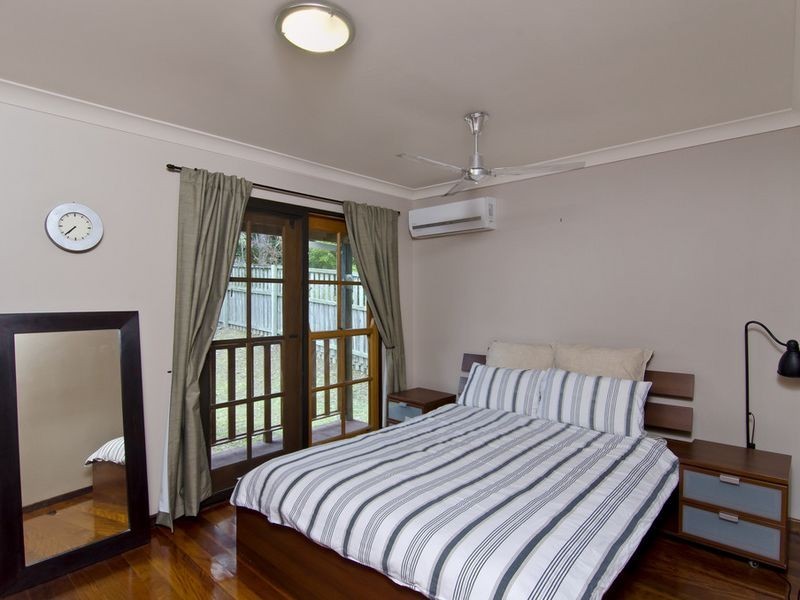 16 Avon Court, Pacific Pines QLD 4211