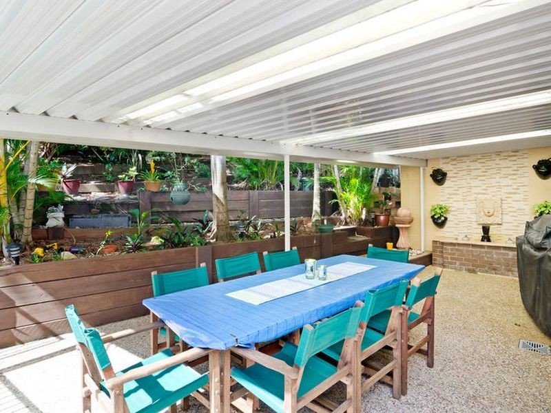 6 Nauru Place, Pacific Pines QLD 4211