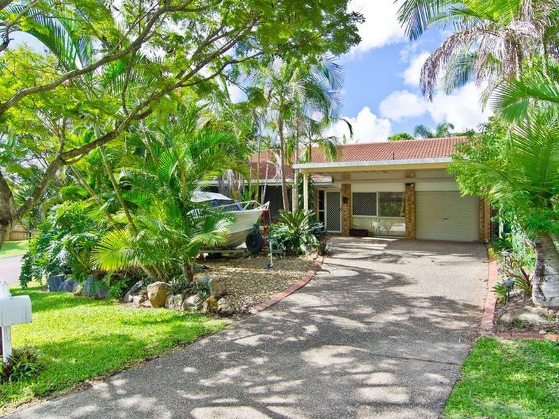 6 Nauru Place, Pacific Pines QLD 4211