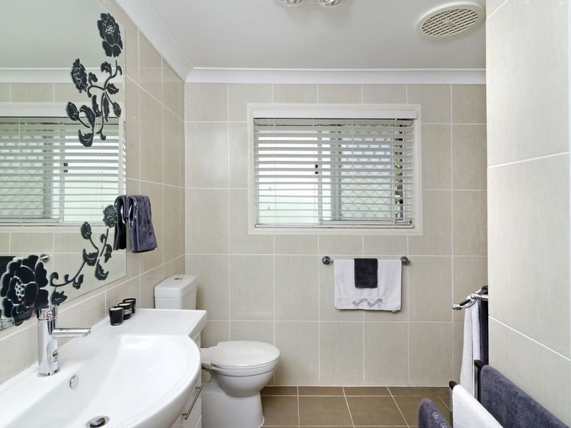 79 Parkes Drive, Helensvale QLD 4212