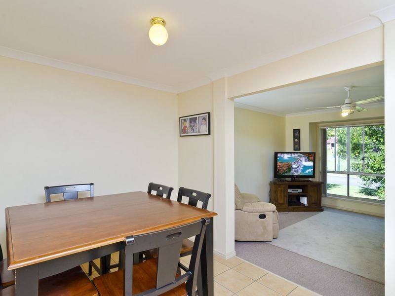 2 Feathertop Crescent, Pacific Pines QLD 4211