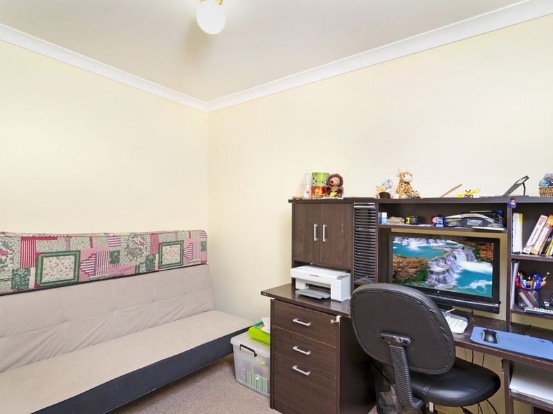 2 Feathertop Crescent, Pacific Pines QLD 4211