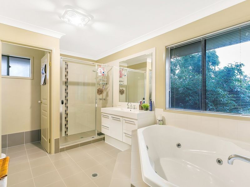 60 Harmsworth Road, Pacific Pines QLD 4211