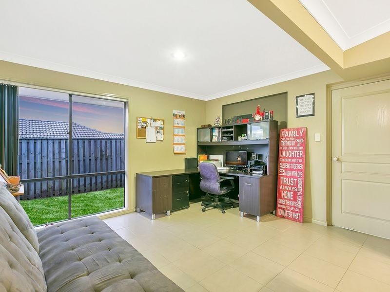 60 Harmsworth Road, Pacific Pines QLD 4211