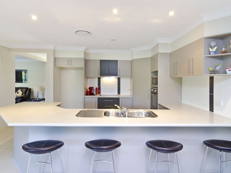 27 Shannonbrook Grove, Oxenford QLD 4210